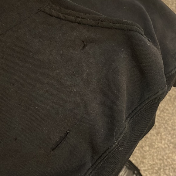 Men’s sweater. Size Lg - Picture 3 of 3